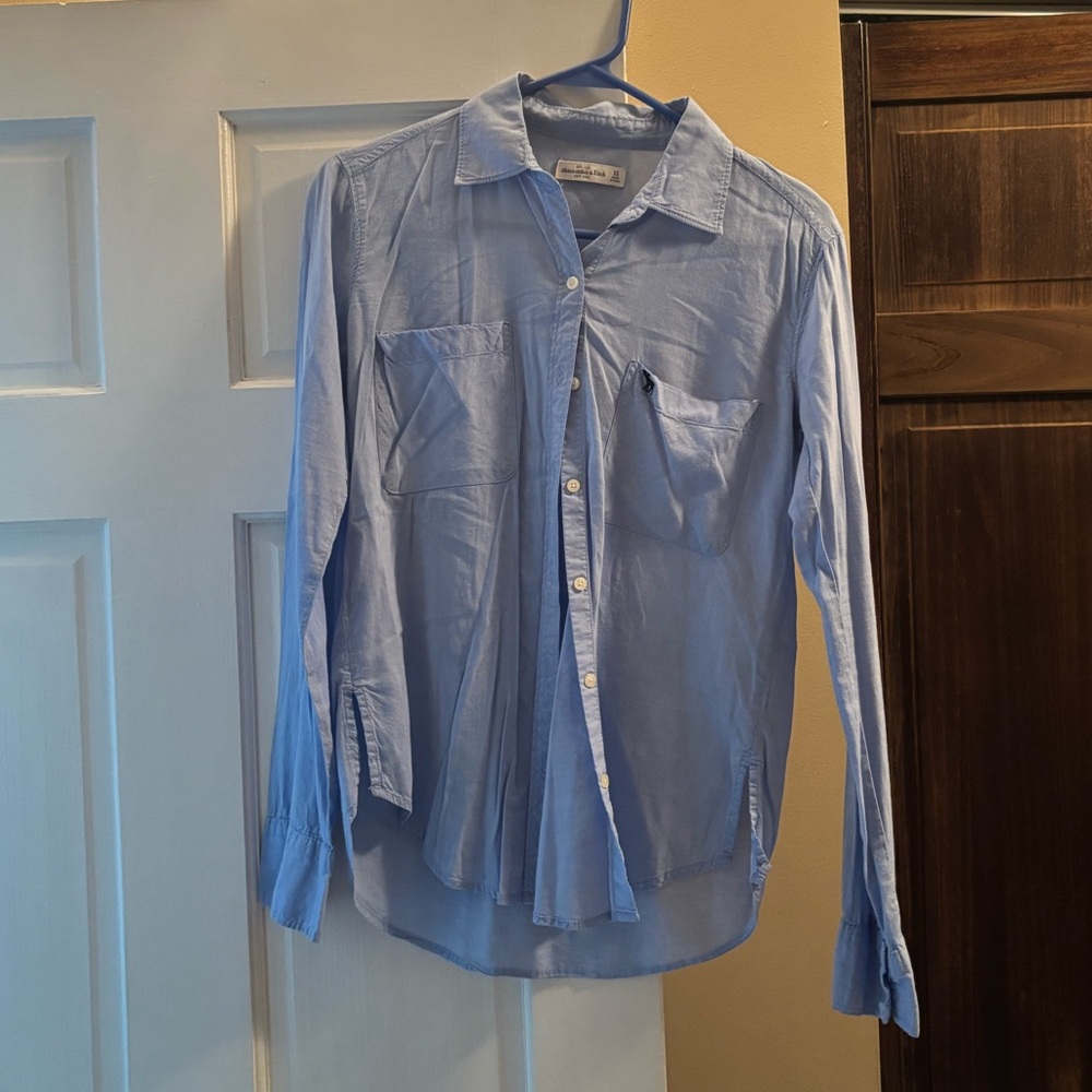Abercrombie & Fitch Light Blue Casual Button-Down Shirt